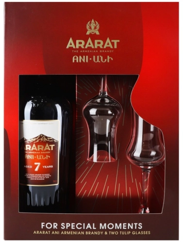 Brandy Ararat 7Y 0,7l 40% + 2 kieliszki kart.